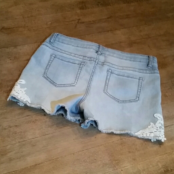 Lace Cutoff Shorts - Picture 3 of 3